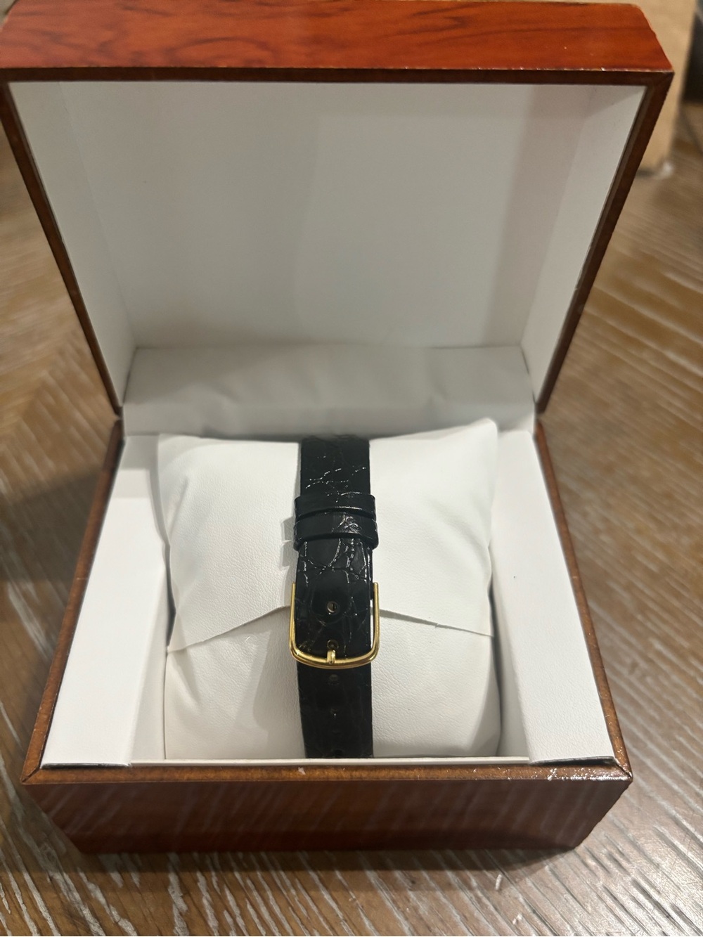 Lorus Black Dial Men's Watch with Gold-Tone Bezel and Black Leather Strap - Picture 2 of 3